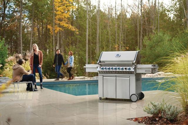 Prestige PRO™ 665 Natural Gas Grill with Infrared Rear and Side Burners, Stainless Steel