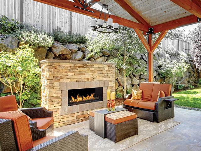 6424 Linear Outdoor Gas Fireplace